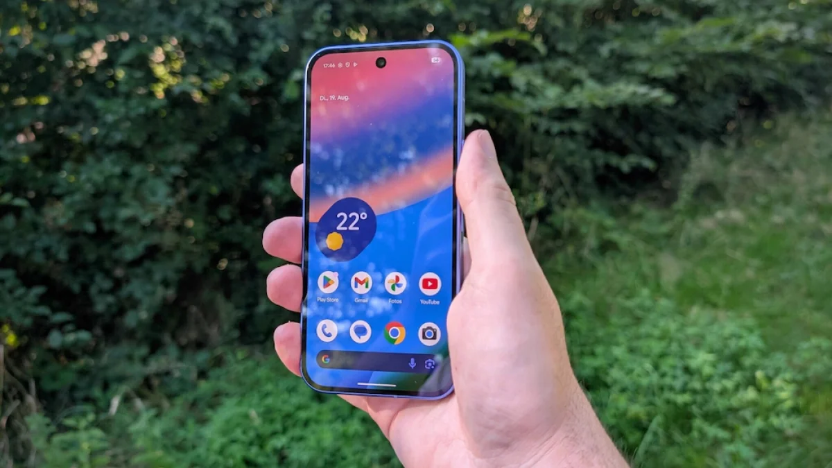 Google Pixel 11 Display Specs Emerge, Hinting at Apple Envy