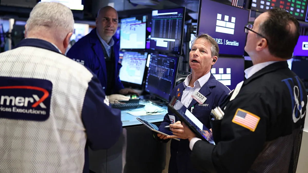 Wall Street Strategists Advocate Dividend Stocks for Portfolio Resilience Amidst Market Volatility