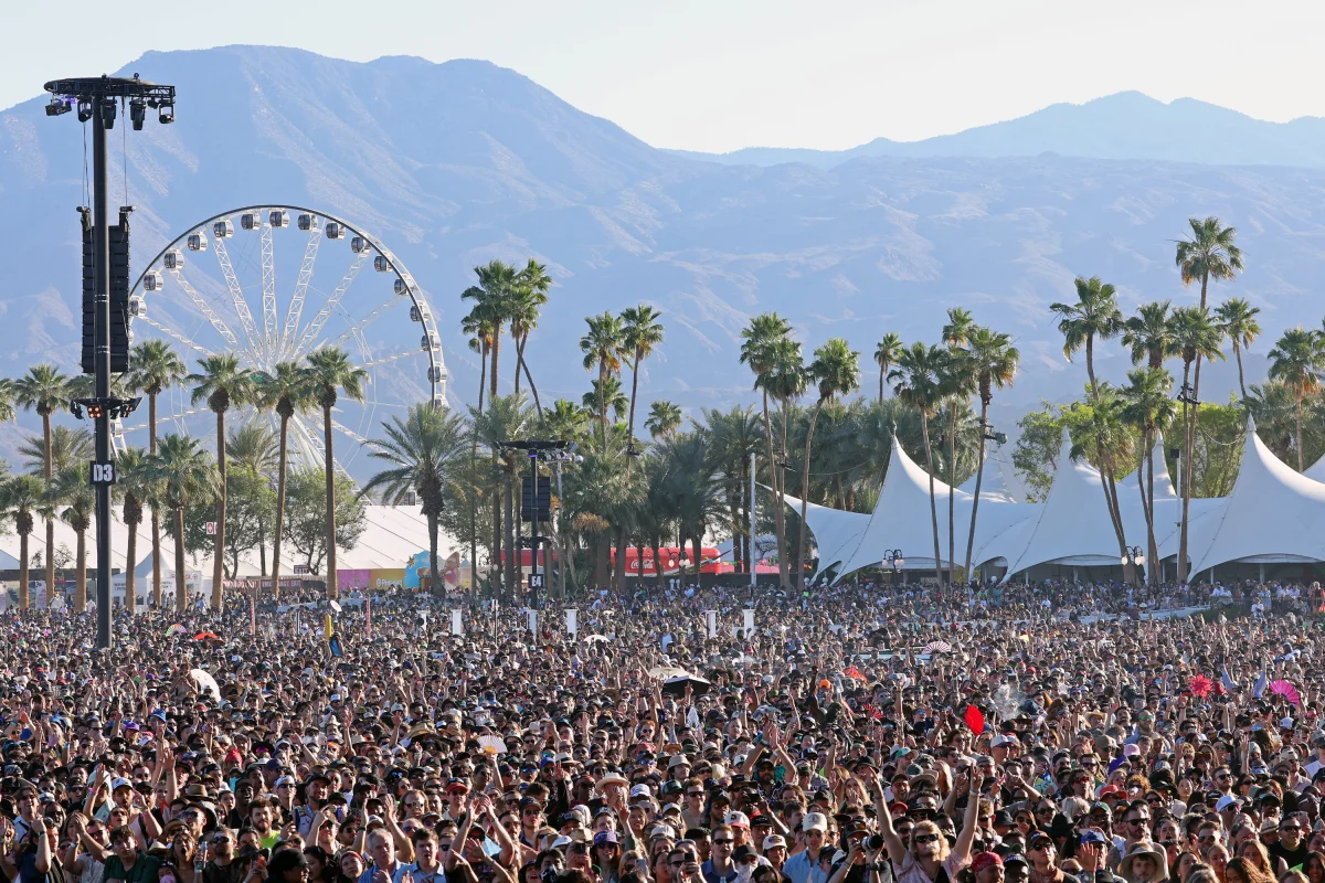 Heartwarming Moment Unites Coachella Festivalgoers and Local Residents