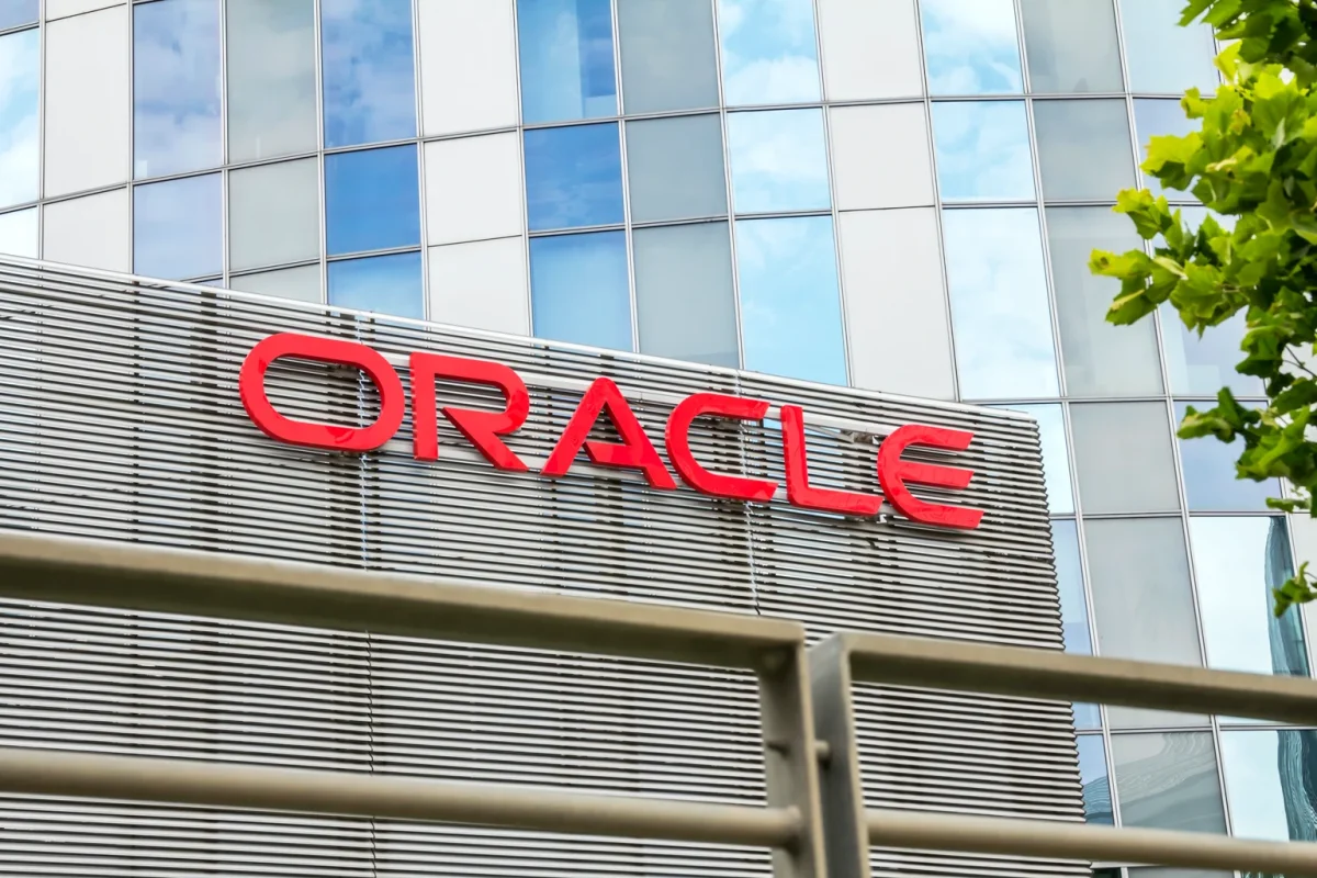 Oracle (ORCL) Cloud Ambitions Face Investor Scrutiny Amid Data Center Execution Risks