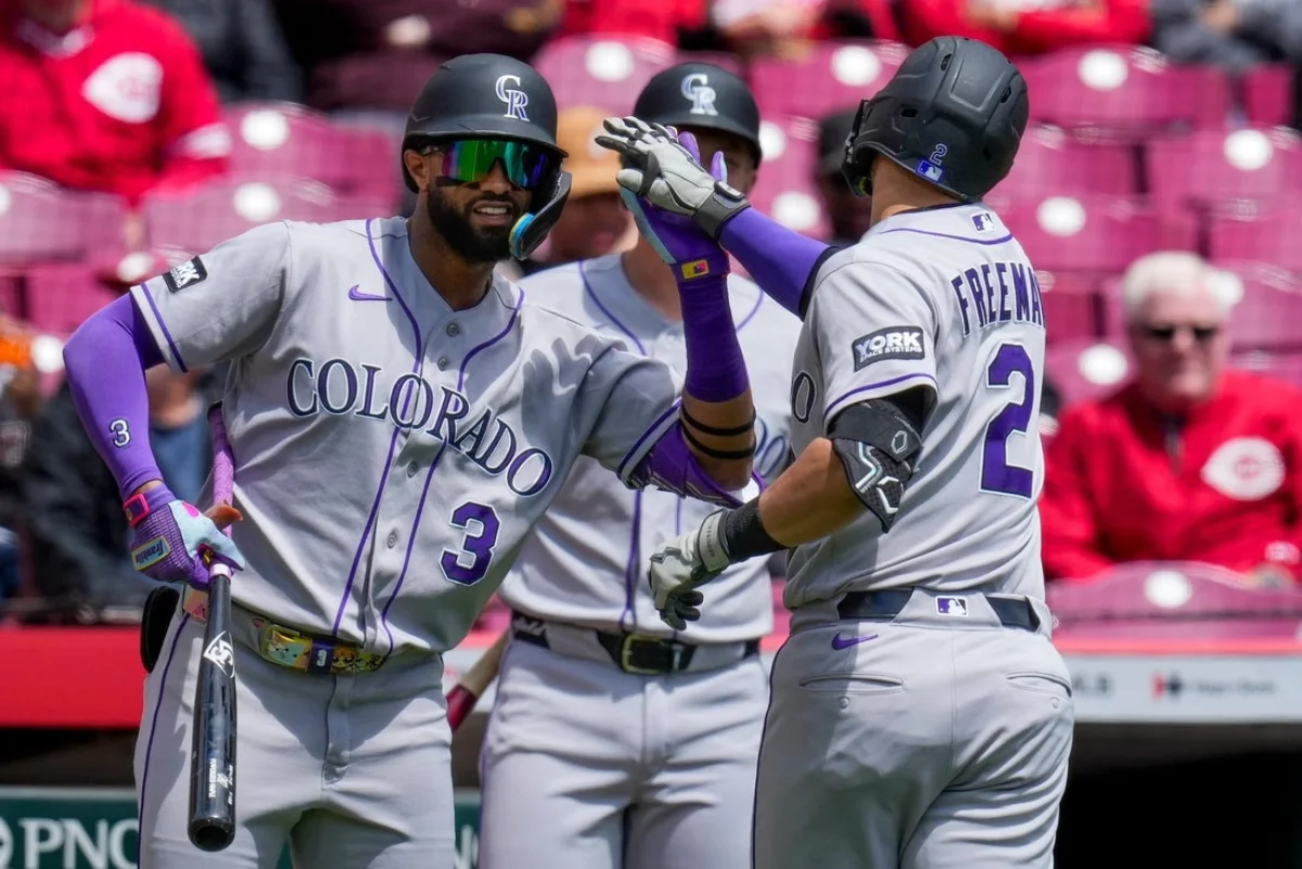 Deadspin | Reds rally to beat Rockies, off to best start since '06